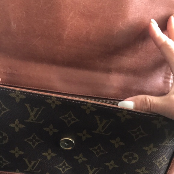 Louis Vuitton RARE clutch🌺Authentic 🌺 Vintage🌺 - Picture 3 of 4